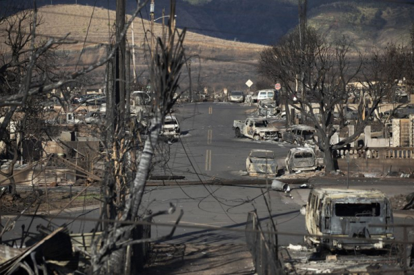 After Maui fires, health risks linger in air, water, buildings