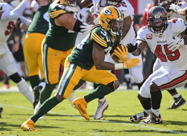 Fantasy football: Justin Fields, Aaron Jones, A.J. Brown among 8 must-draft players