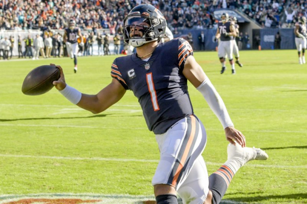Fantasy football: Justin Fields, Aaron Jones, A.J. Brown among 8 must-draft players