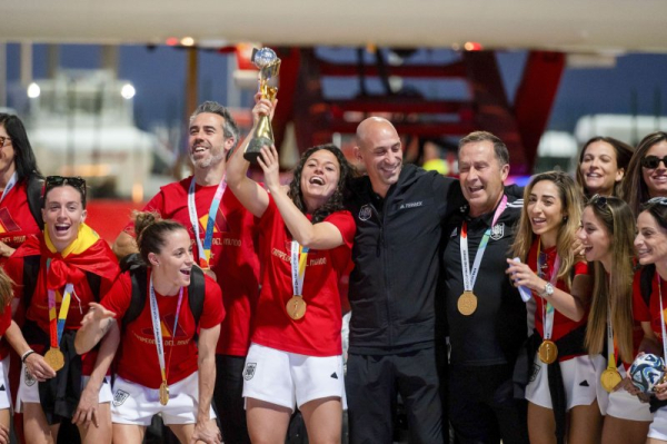 Spanish prosecutors investigate Luis Rubiales for World Cup kiss Spanish prosecutors investigate Luis Rubiales for World Cup kiss