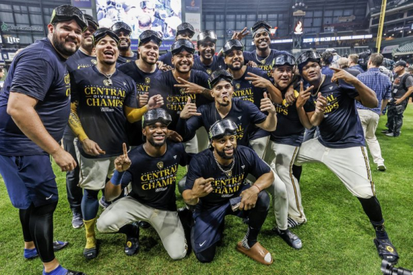 Brewers lose to Cardinals, clinch NL Central title on Cubs fielding blunder Brewers lose to Cardinals, clinch NL Central title on Cubs fielding blunder