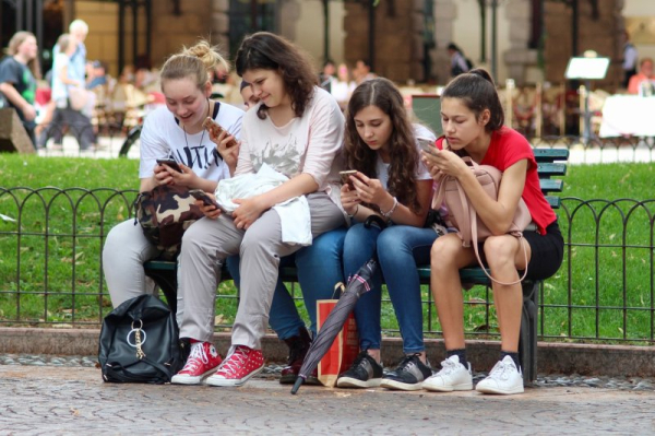 Social media can shape teens' personalities, and they don't see a risk
