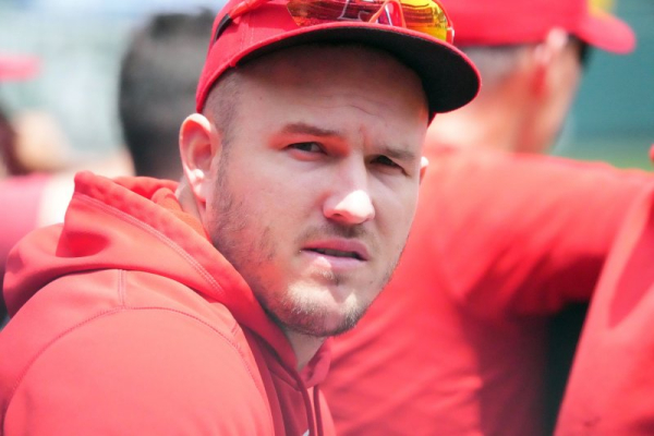 Angels' Mike Trout experiences left knee soreness, exits first rehab game Angels' Mike Trout experiences left knee soreness, exits first rehab game