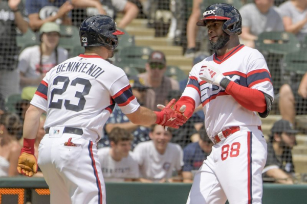 White Sox snap record losing streak at 21 games