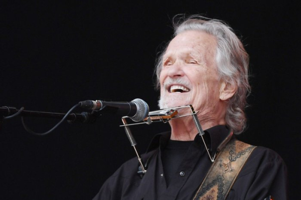 Pete Rose, MLB's hit king who was banned from baseball, dies at 83