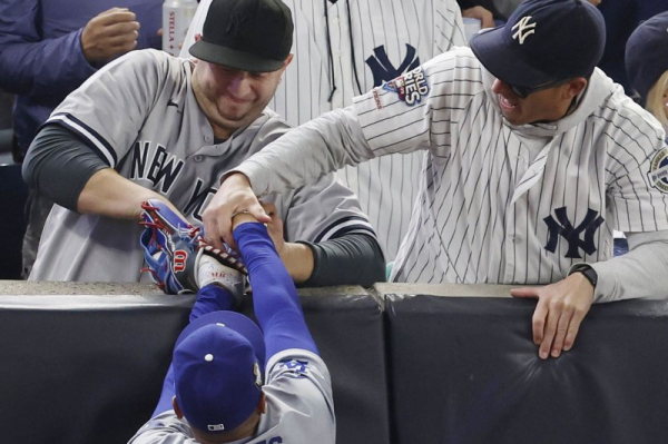 Yankees fans who interfered during World Series play banned from Game 5
