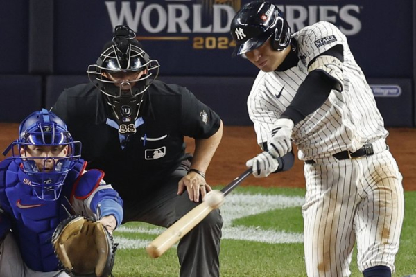 Yankees fans who interfered during World Series play banned from Game 5