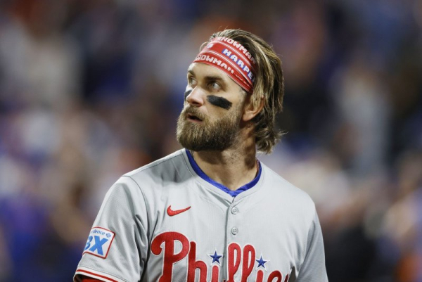 Bryce Harper OK with position switch if Philadelphia Phillies find another slugger Bryce Harper OK with position switch if Philadelphia Phillies find another slugger