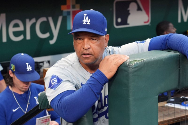 Dave Roberts pushes fellow manager Mike Shildt in Dodgers-Padres tiff Dave Roberts pushes fellow manager Mike Shildt in Dodgers-Padres tiff