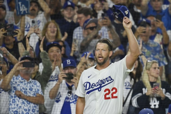 Dodgers' Clayton Kershaw joins MLB's exclusive 3,000 strikeouts club Dodgers' Clayton Kershaw joins MLB's exclusive 3,000 strikeouts club