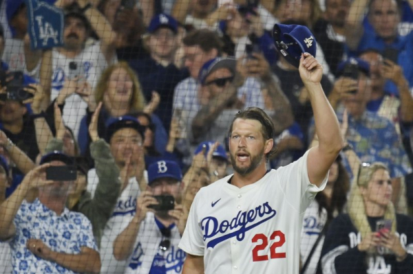 Dodgers' Clayton Kershaw joins MLB's exclusive 3,000 strikeouts club Dodgers' Clayton Kershaw joins MLB's exclusive 3,000 strikeouts club
