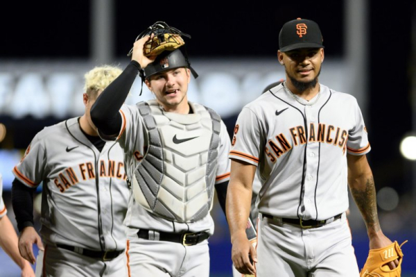 Giants' Bailey hits MLB's 1st walk-off, inside-the-park HR since 2016 Giants' Bailey hits MLB's 1st walk-off, inside-the-park HR since 2016