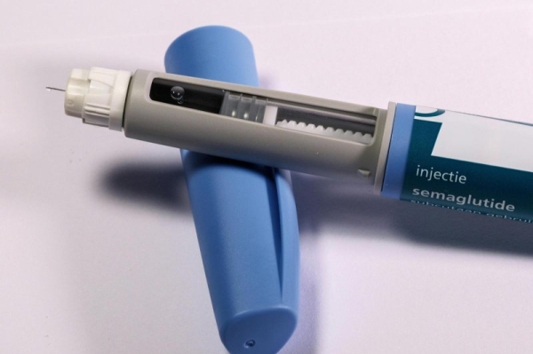 Peptides: performance-boosting, anti-aging drugs or harmful snake oil?