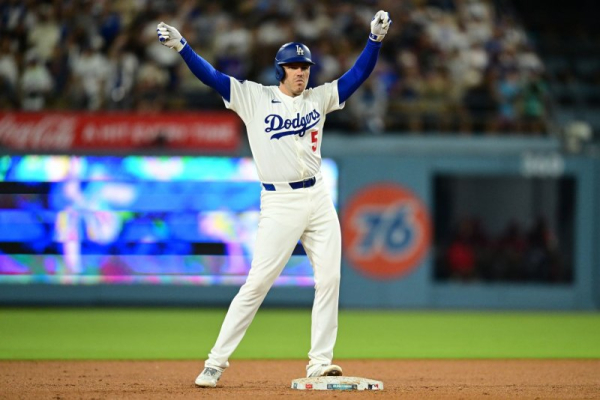 Freeman homers help Dodgers clinch NL West; Reds still eye wild card Freeman homers help Dodgers clinch NL West; Reds still eye wild card