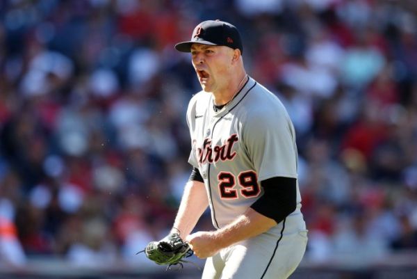 MLB playoffs: Dodgers crush Reds, Red Sox rally past Yankees