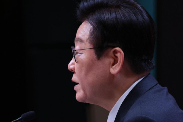 President Lee seeks peaceful unification, but what's the plan? President Lee seeks peaceful unification, but what's the plan?