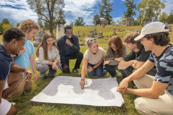 Ohio students used phones and drones to count city's headstones