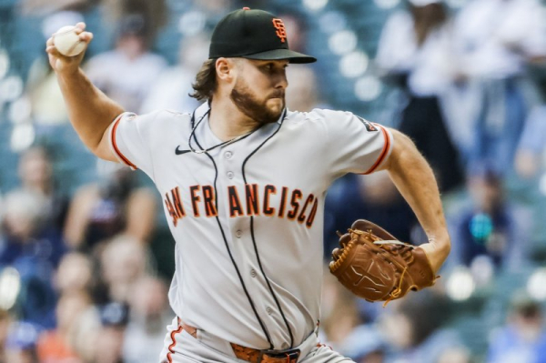 MLB: Giants' 'lapse' led to players writing Bible verses on pride hats
